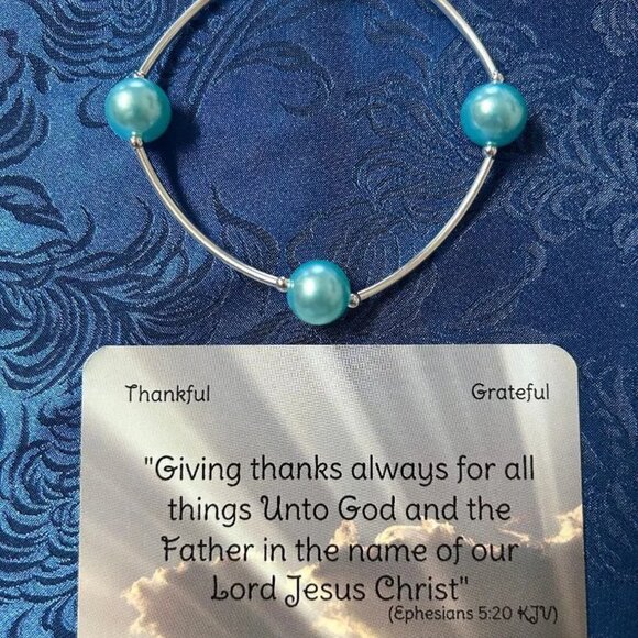 Gift of Love Blessing Bracelet Aqua/pearl stretchy scripture card Small 6"- 6.5" - Picture 4 of 8